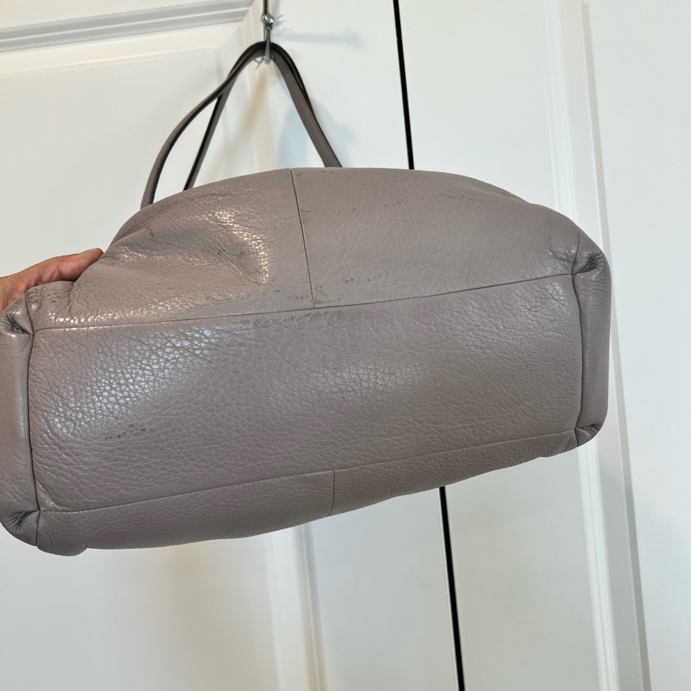 Coach Madison Phoebe leather shoulder bag in lavender color - Picture 6 of 12